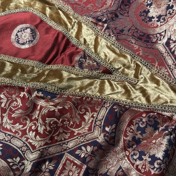 Elegant Red and Gold Tree Skirt - Picture 8 of 8